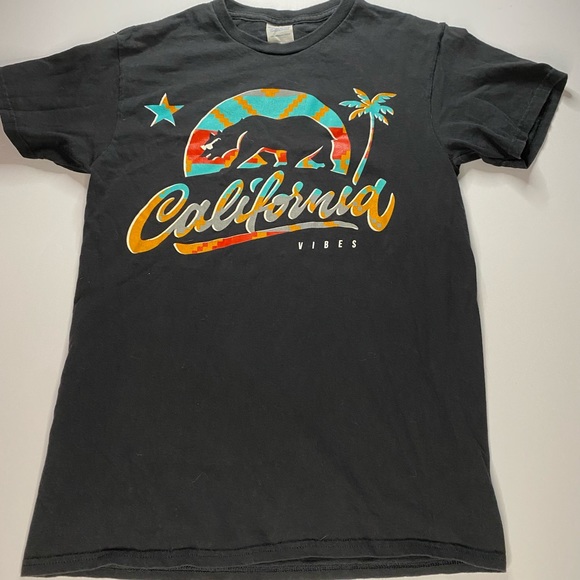 California Republic T-Shirt Men Bear Logo Crewneck Size Small. - Picture 2 of 5